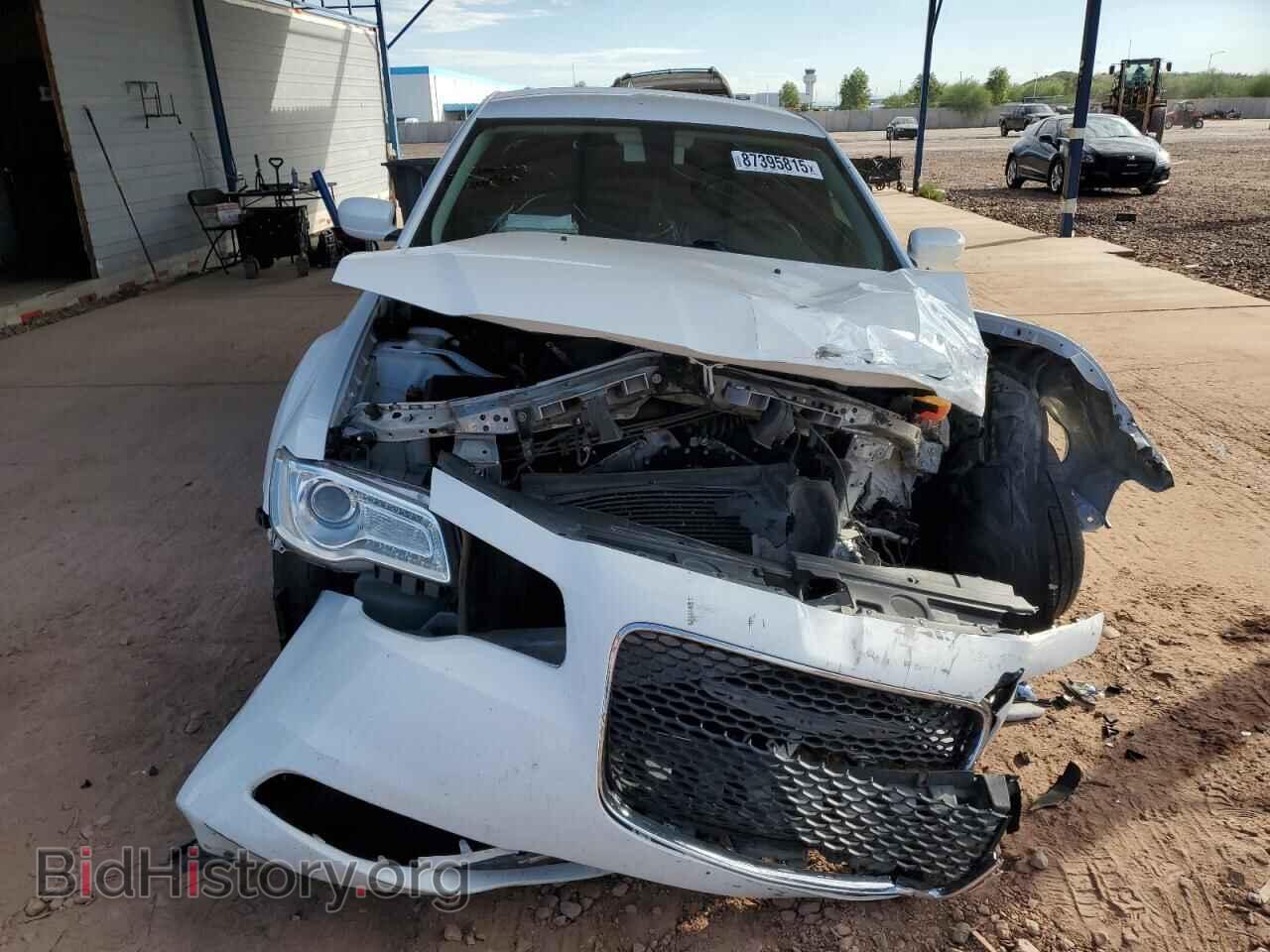 2017 CHRYSLER 300 - VIN: 2C3CCAAG4HH609948 - Фото 5
