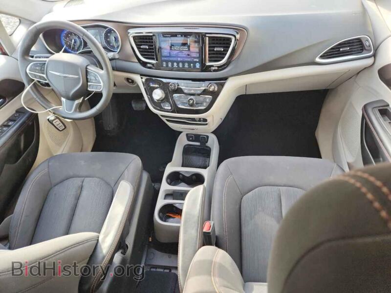 2017 Chrysler PACIFICA (VIN 2C4RC1DGXHR722931) — фото 8 из 15