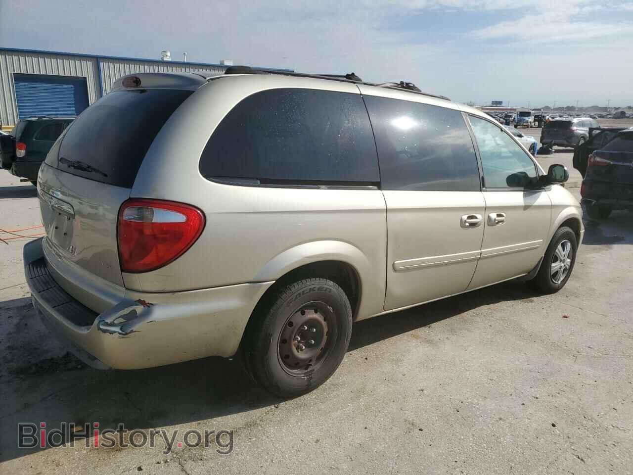 2005 CHRYSLER MINIVAN - VIN: 2C4GP44RX5R155002 - Photo 3