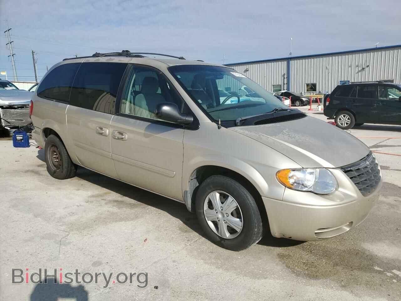 2005 CHRYSLER MINIVAN - VIN: 2C4GP44RX5R155002 - Photo 4