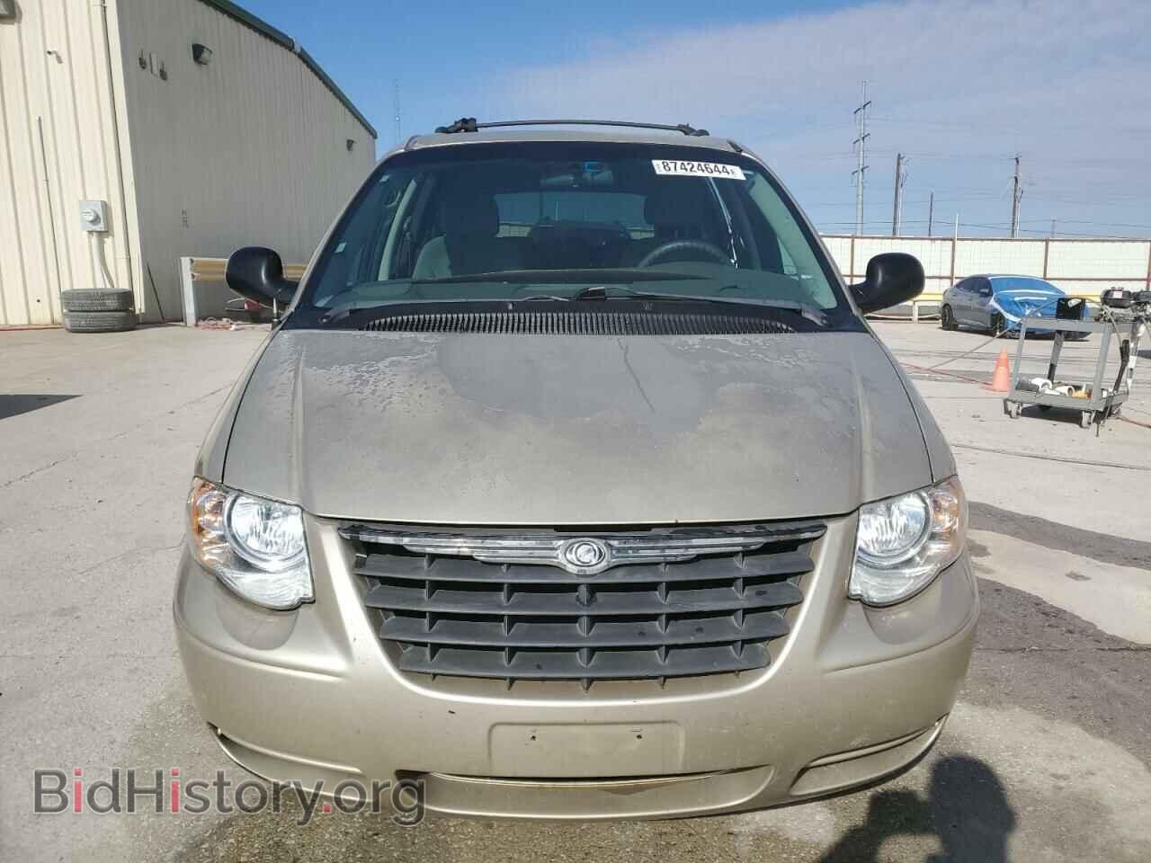 2005 CHRYSLER MINIVAN - VIN: 2C4GP44RX5R155002 - Photo 5