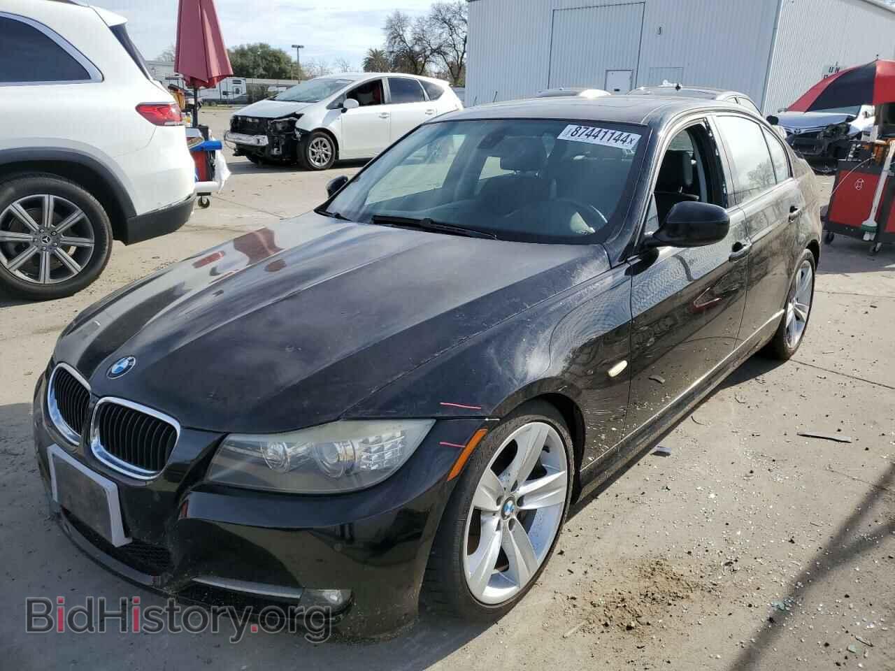 Фотография WBAPM73589A365503 - BMW 3 SERIES 2009