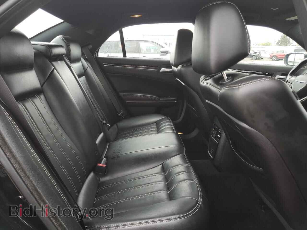 2019 CHRYSLER 300 - VIN: 2C3CCAGG7KH648922 - Photo 10