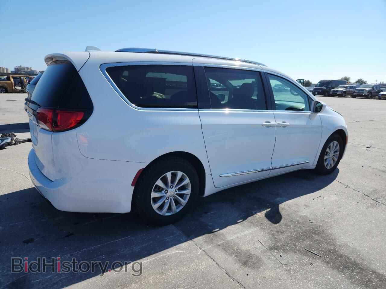 2018 CHRYSLER PACIFICA - VIN: 2C4RC1EG6JR149952 - Фото 3