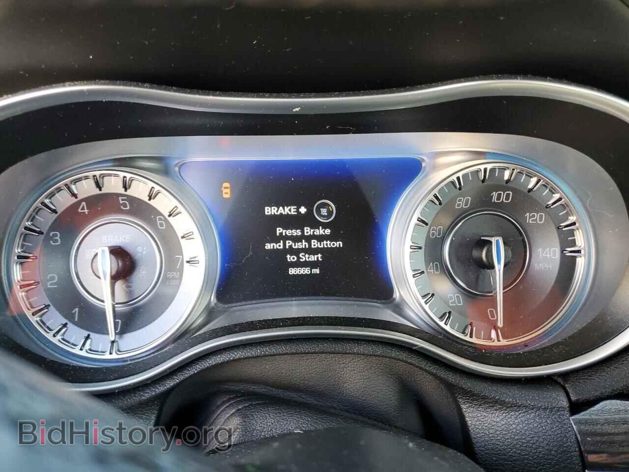 2019 CHRYSLER 300 - VIN: 2C3CCAAG9KH601643 - Фото 9
