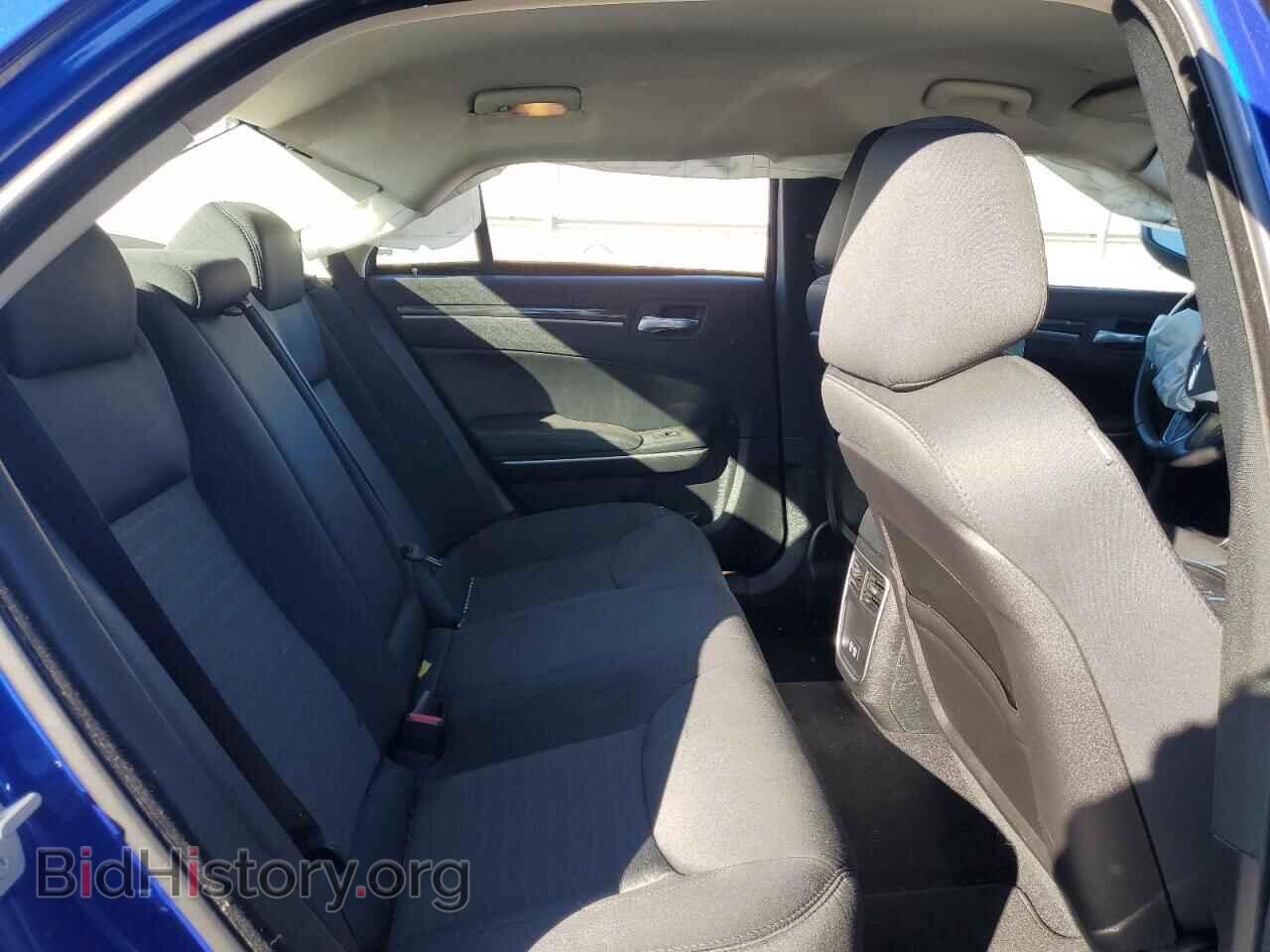 2019 CHRYSLER 300 - VIN: 2C3CCAAG9KH601643 - Фото 10