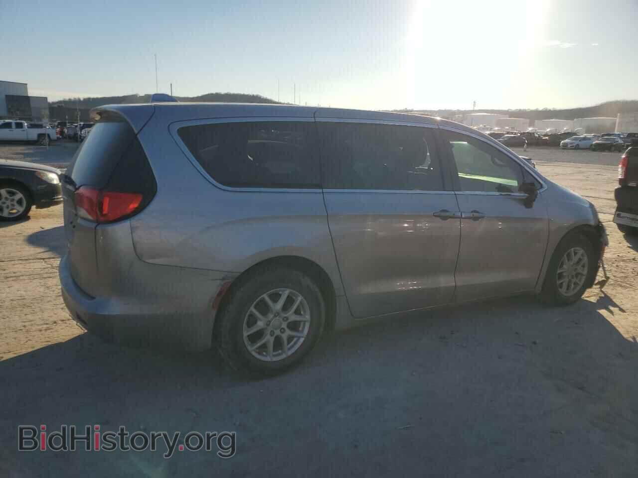 2017 CHRYSLER PACIFICA - VIN: 2C4RC1DGXHR610176 - Фото 3