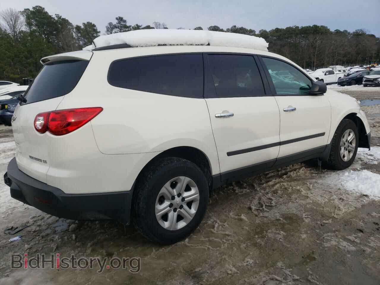 2011 CHEVROLET TRAVERSE - VIN: 1GNKRFED2BJ111070 - Фото 3