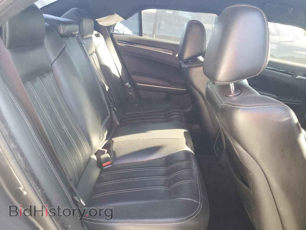 2019 CHRYSLER 300 - VIN: 2C3CCABG3KH660282 - Фото 10