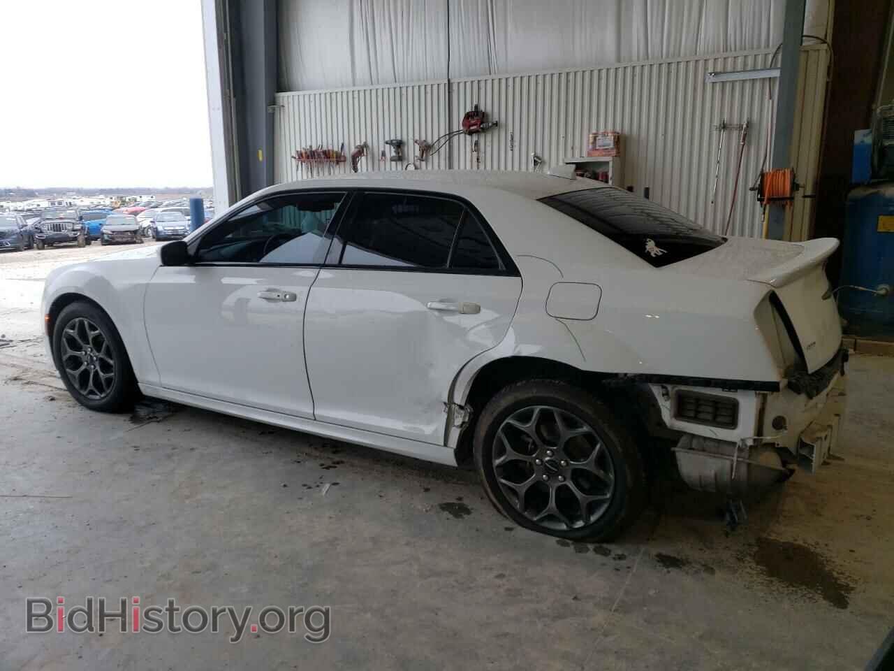 2018 CHRYSLER 300 - VIN: 2C3CCAGG6JH223223 - Фото 2