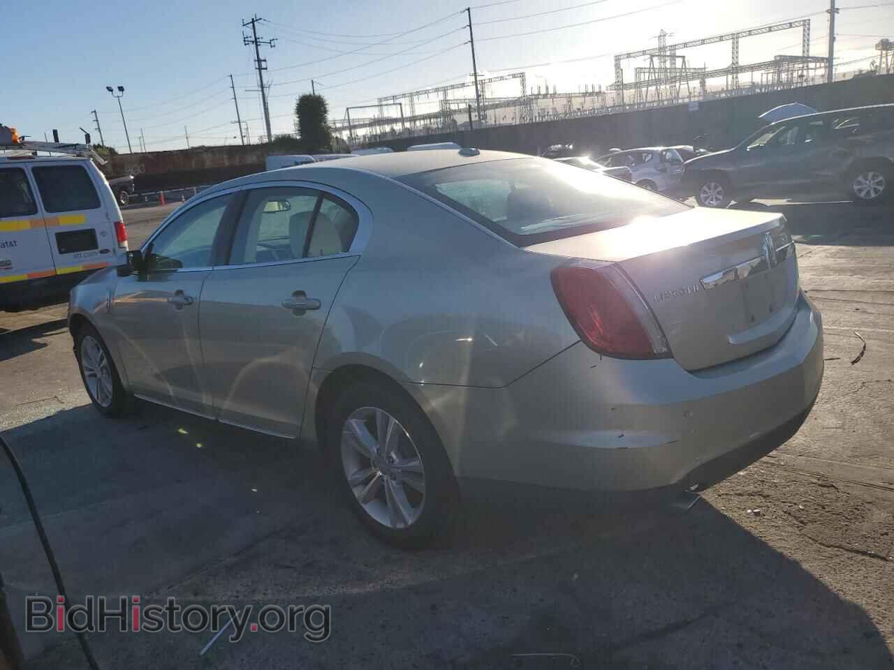 2011 LINCOLN MKS - VIN: 1LNHL9DR1BG614603 - Фото 2