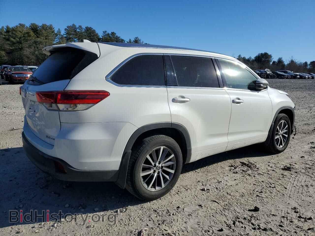2017 TOYOTA HIGHLANDER - VIN: 5TDJZRFH2HS472351 - Фото 3