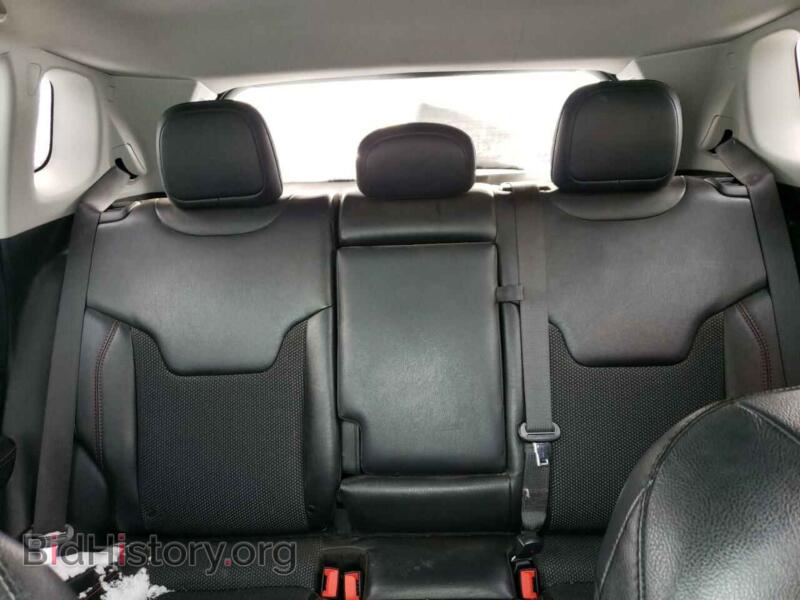 2020 Jeep COMPASS (VIN 3C4NJDDB3LT184685) — фото 10 из 13