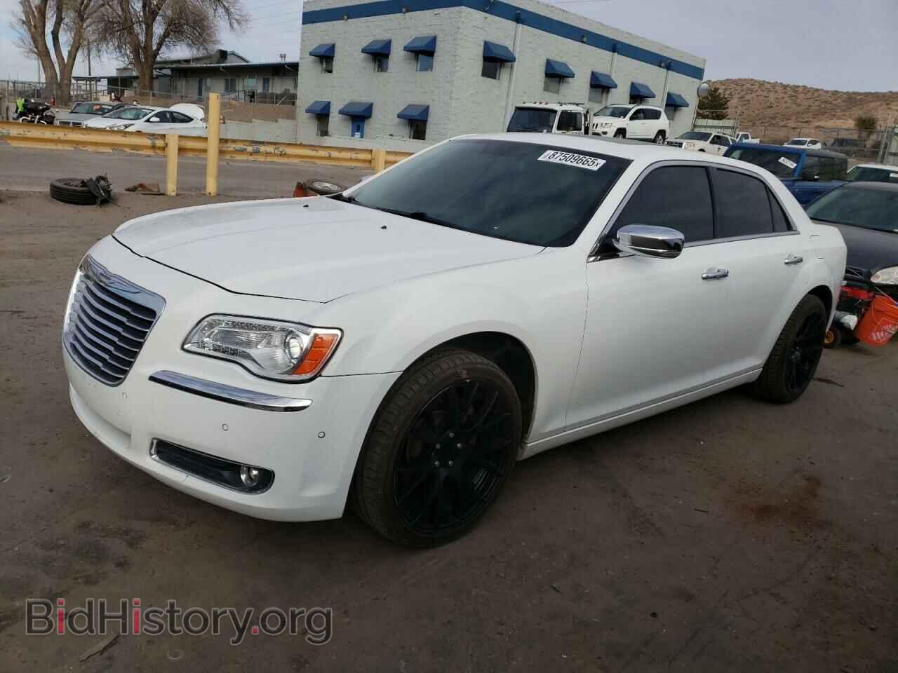 Photo 2C3CA6CT3BH559032 - CHRYSLER 300 2011