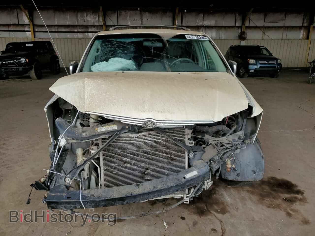 2008 CHRYSLER MINIVAN - VIN: 2A8HR54P68R767813 - Фото 5