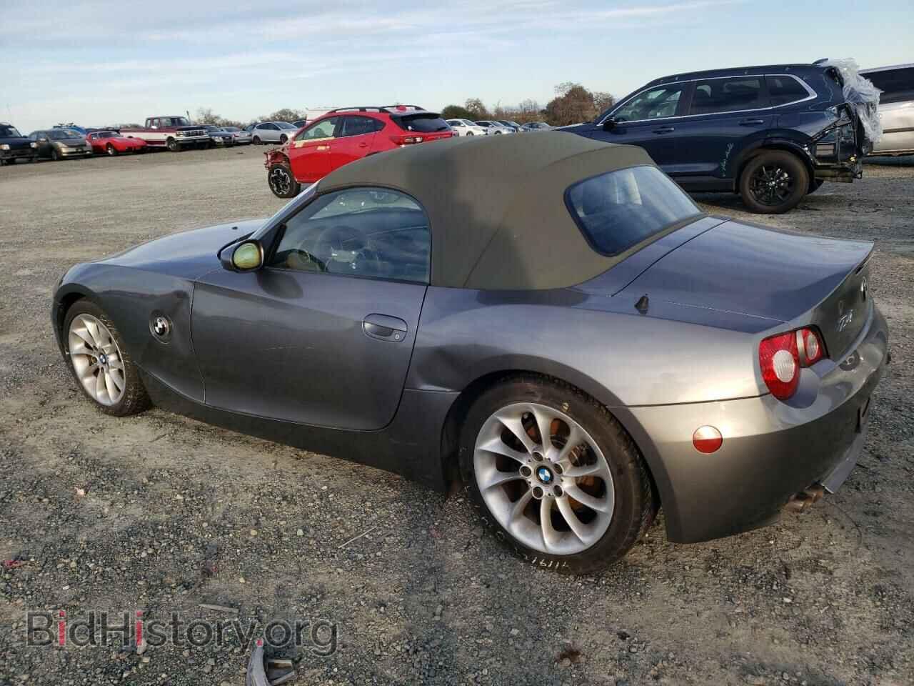 2005 BMW Z4 - VIN: 4USBT33555LS56420 - Фото 2
