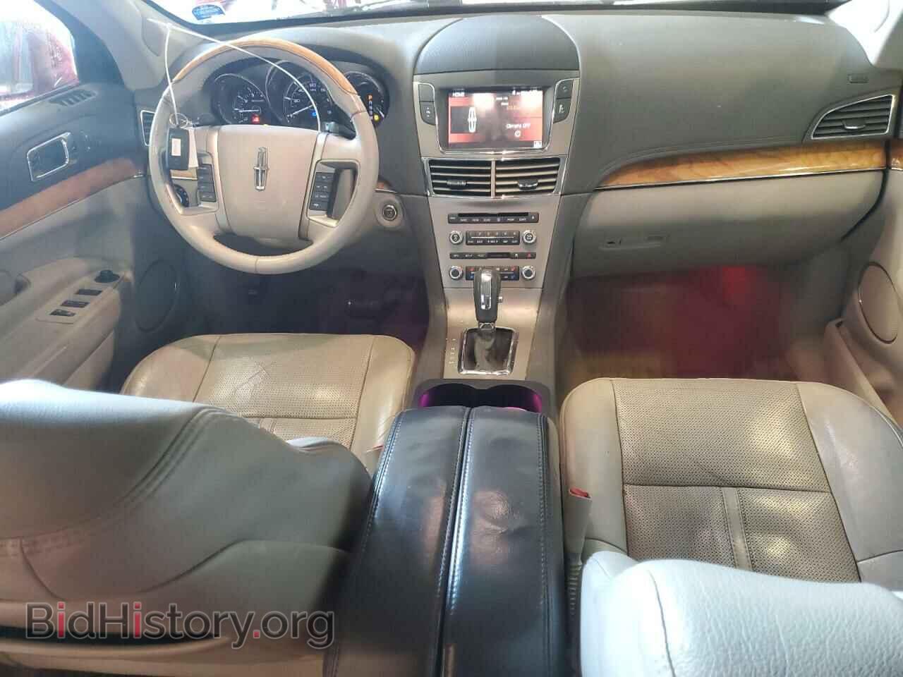 2011 LINCOLN MKT - VIN: 2LMHJ5FR5BBJ54787 - Фото 8