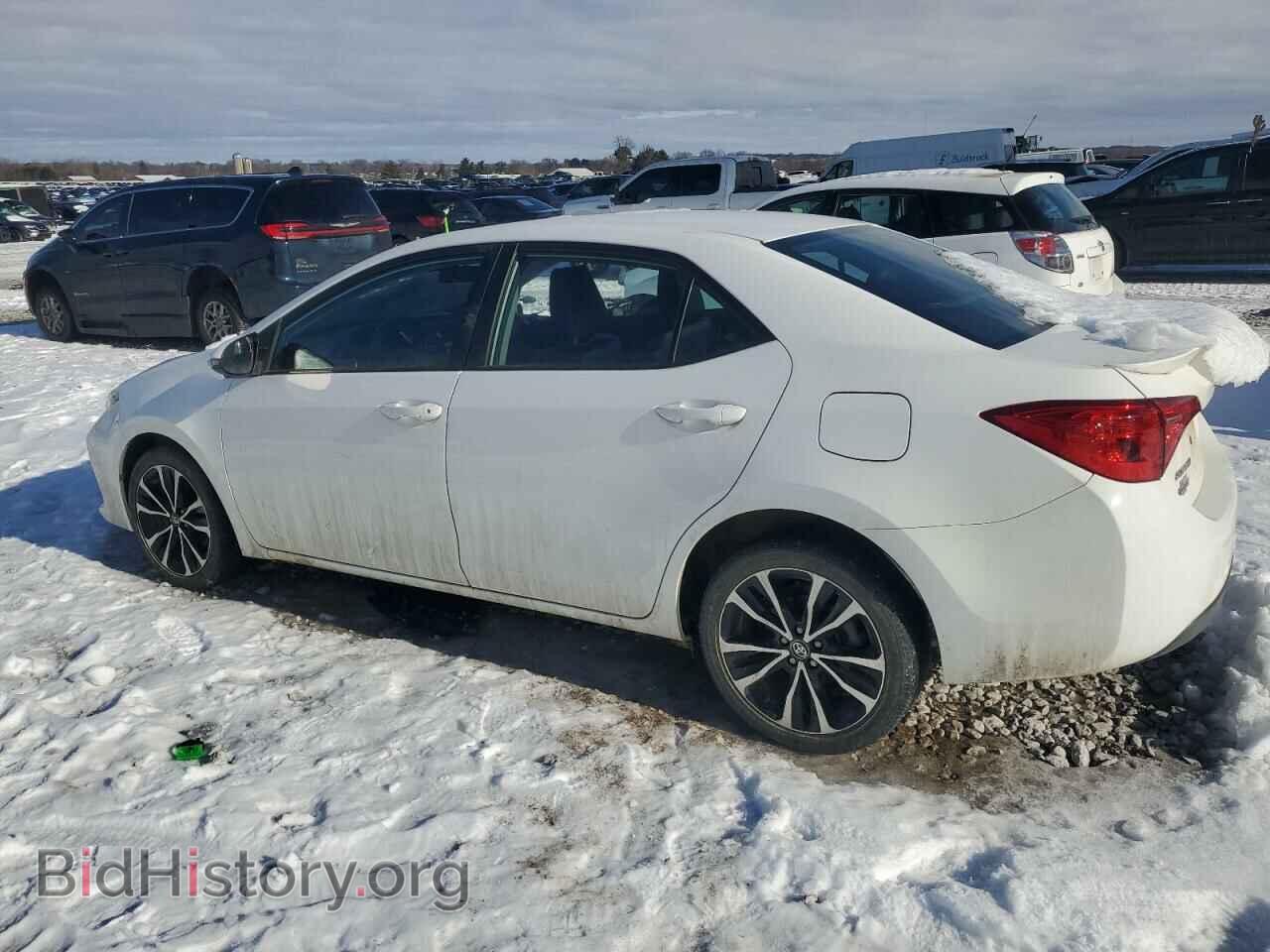 2018 TOYOTA COROLLA - VIN: 5YFBURHEXJP766746 - Фото 2