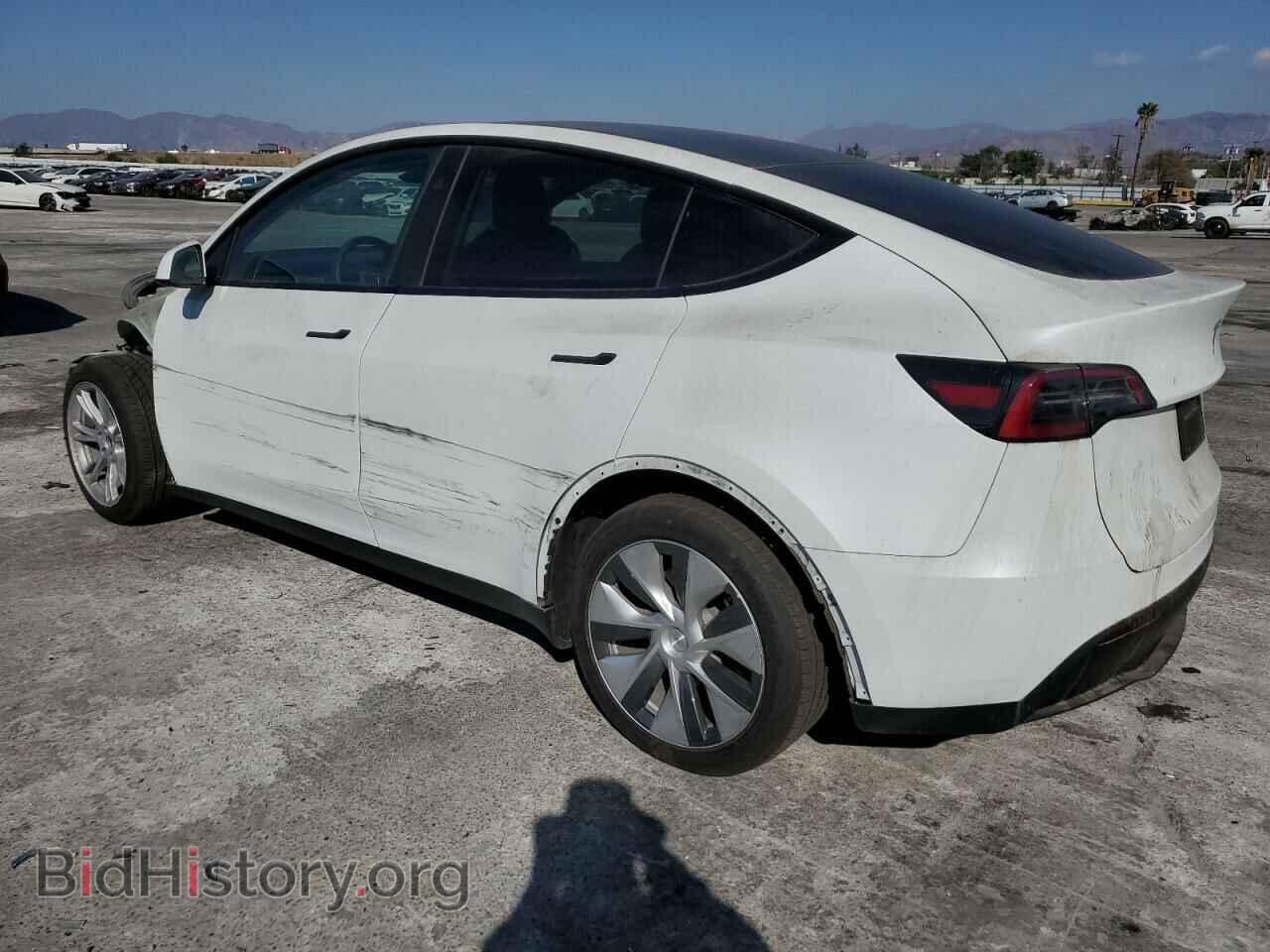 2023 TESLA MODEL Y - VIN: 7SAYGAEE0PF832008 - Фото 2