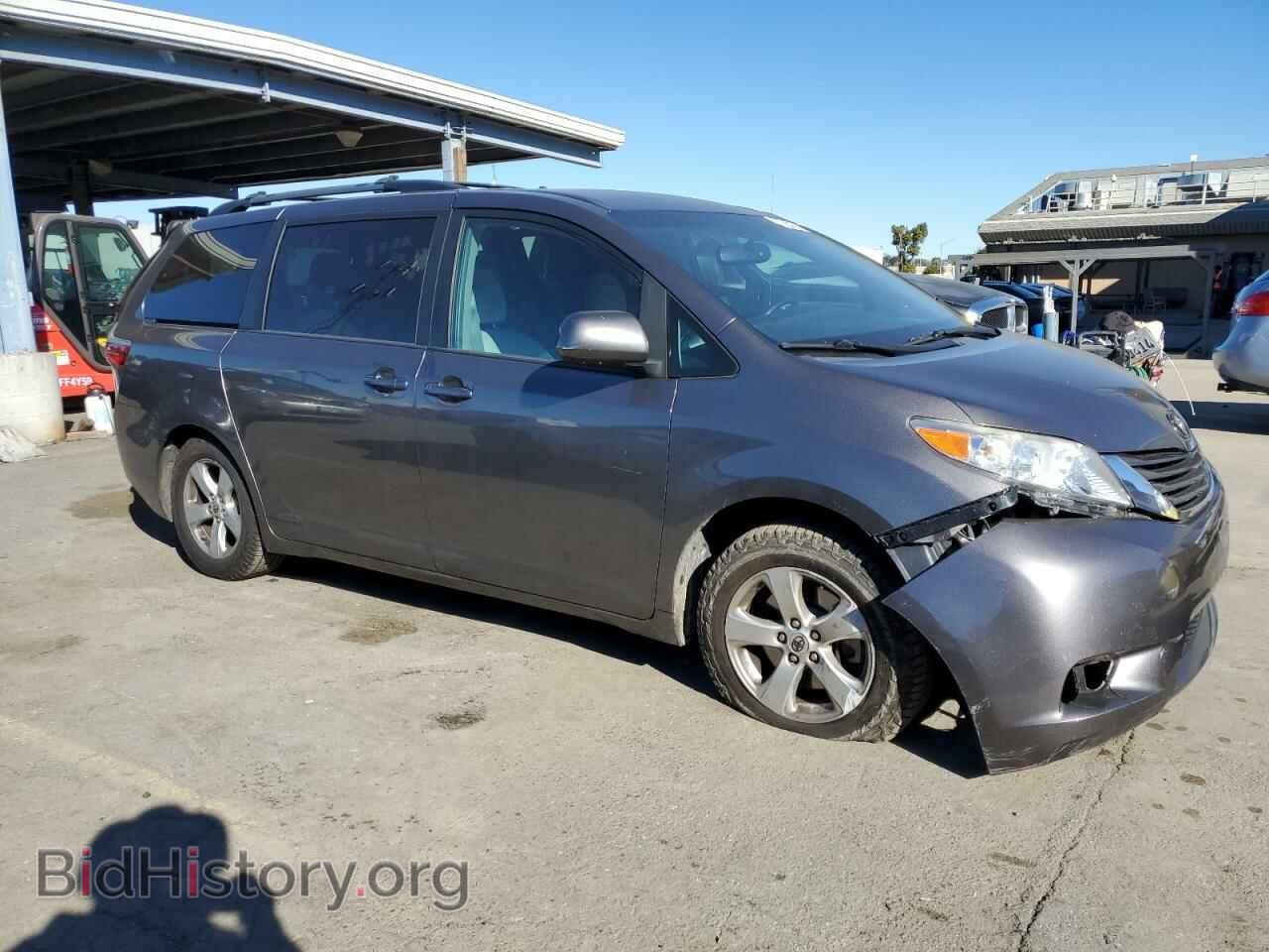 2017 TOYOTA All Models - VIN: 5TDKZ3DC4HS827979 - Фото 4