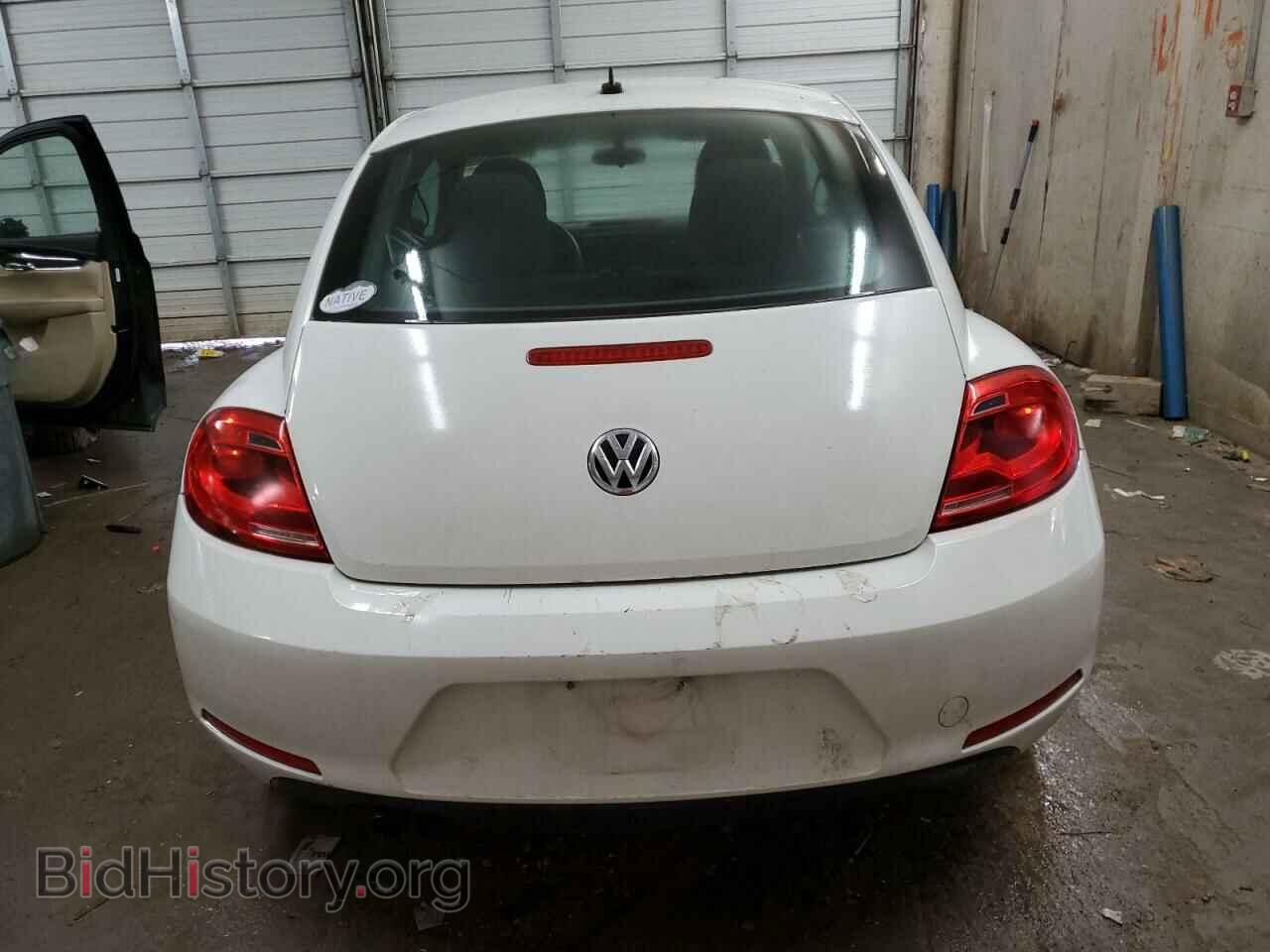 2013 VOLKSWAGEN BEETLE - VIN: 3VWFP7AT2DM636099 - Фото 6