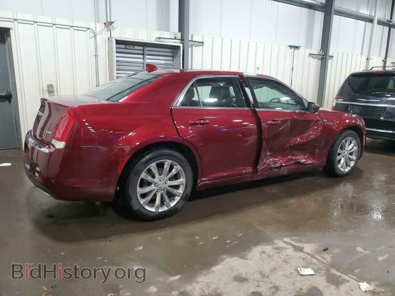 2019 CHRYSLER 300 - VIN: 2C3CCARG6KH737054 - Фото 3