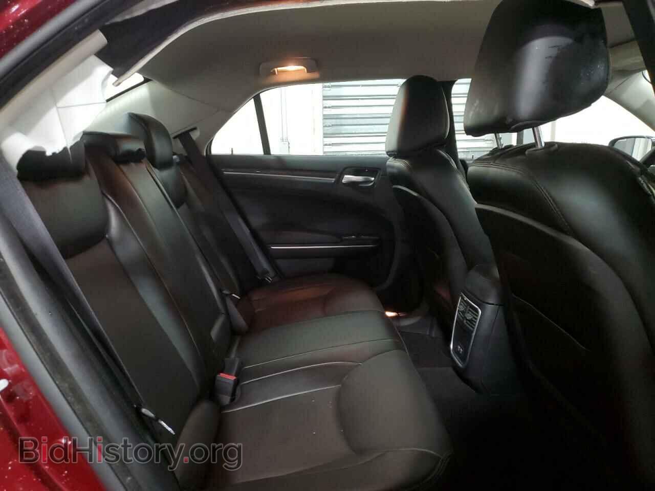 2019 CHRYSLER 300 - VIN: 2C3CCARG6KH737054 - Фото 10