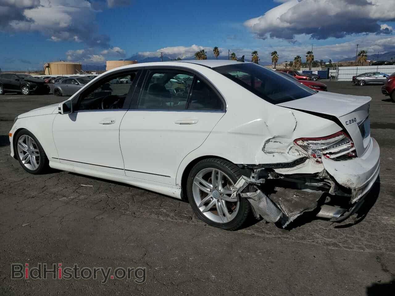 2013 MERCEDES-BENZ C-CLASS - VIN: WDDGF4HB5DA765284 - Фото 2