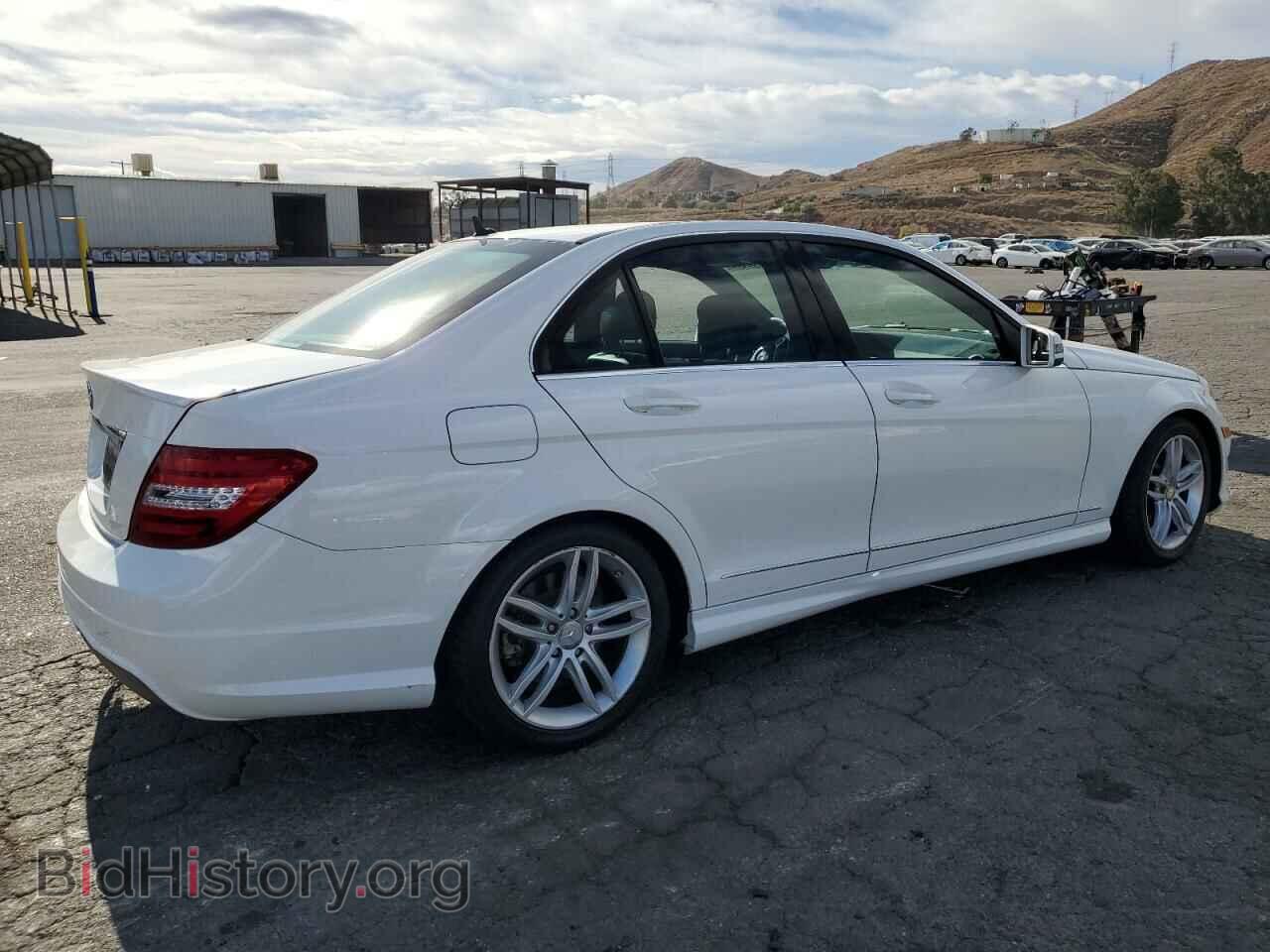 2013 MERCEDES-BENZ C-CLASS - VIN: WDDGF4HB5DA765284 - Фото 3
