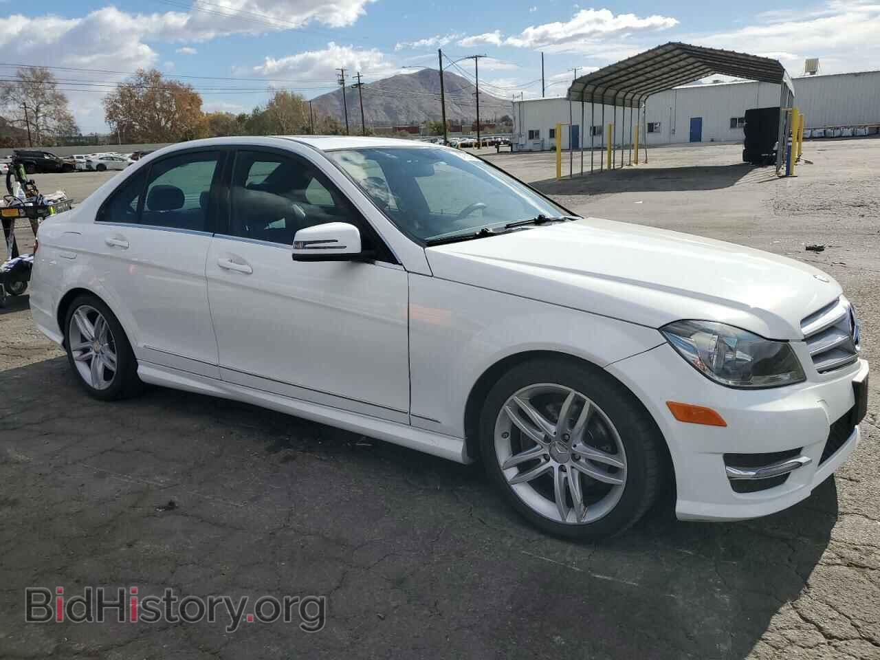 2013 MERCEDES-BENZ C-CLASS - VIN: WDDGF4HB5DA765284 - Фото 4