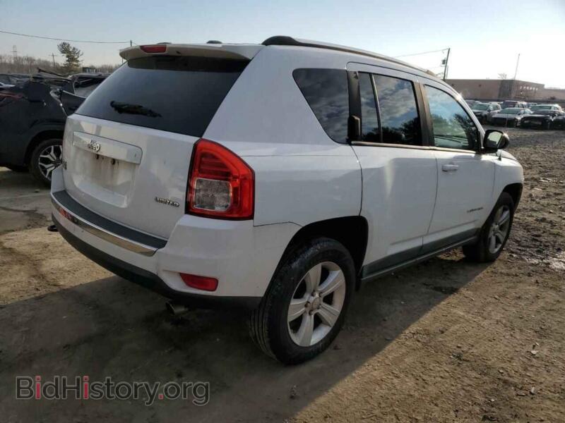 2011 Jeep COMPASS (VIN 1J4NF5FB1BD275327) — фото 3 из 12