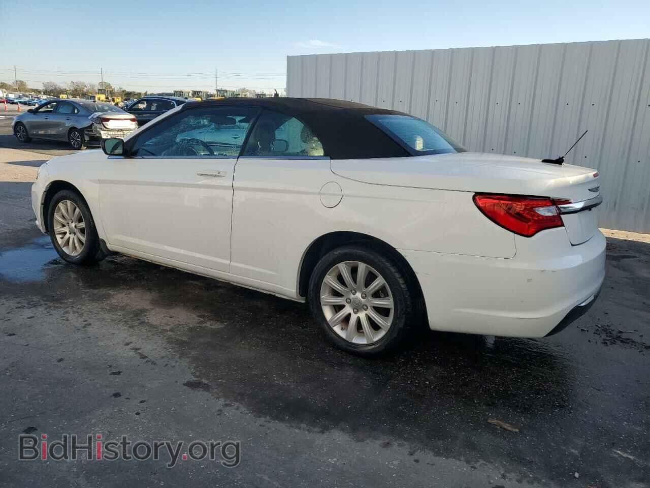 2013 CHRYSLER 200 - VIN: 1C3BCBEB2DN560279 - Фото 2