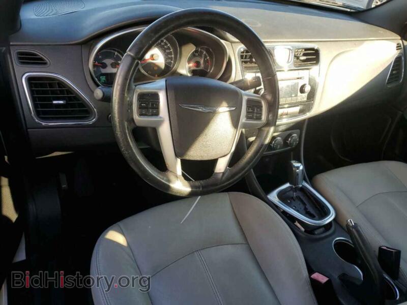 2013 Chrysler 200 (VIN 1C3BCBEB2DN560279) — photo 8 of 12