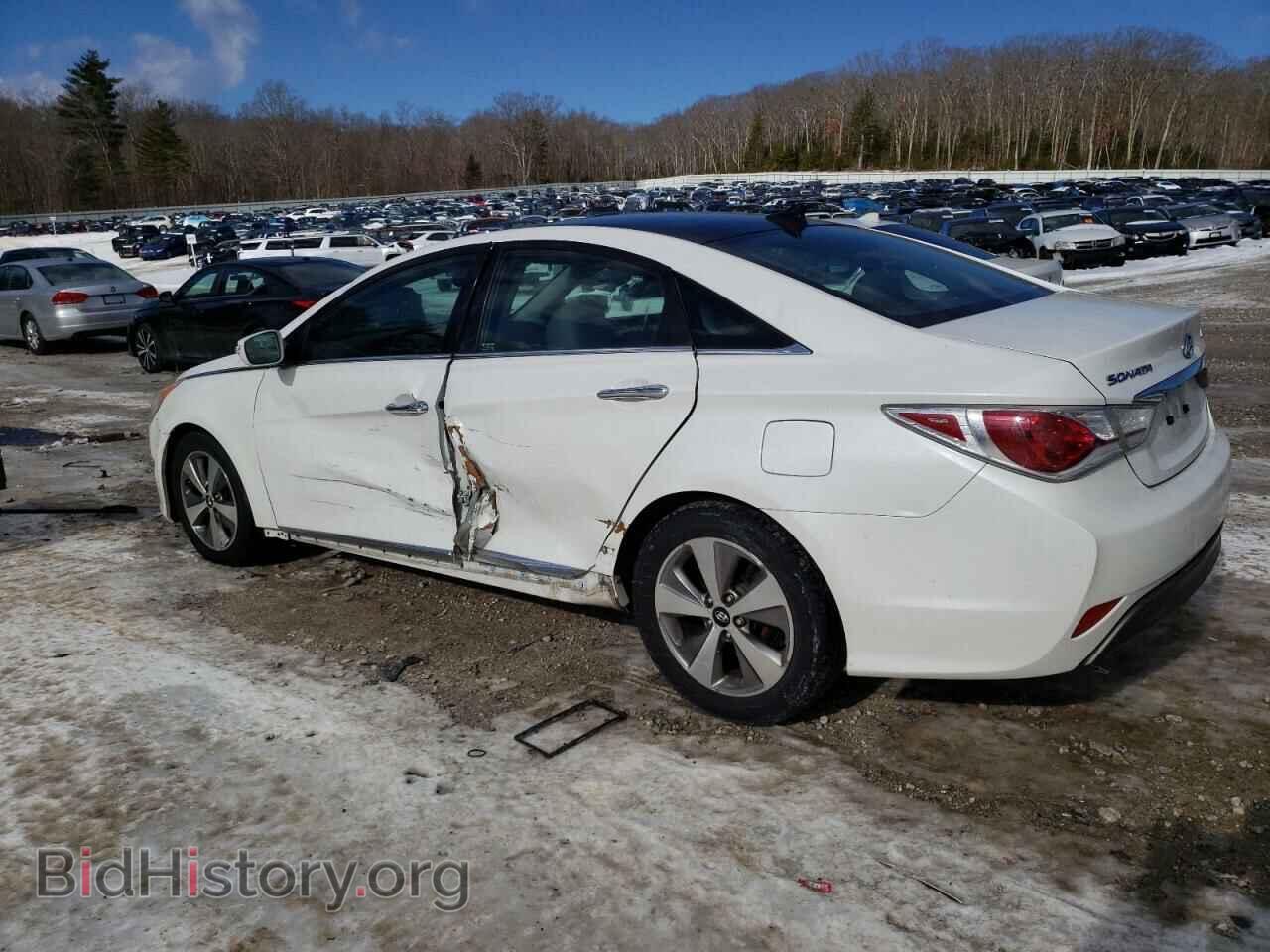 2011 HYUNDAI SONATA - VIN: KMHEC4A46BA007520 - Фото 2