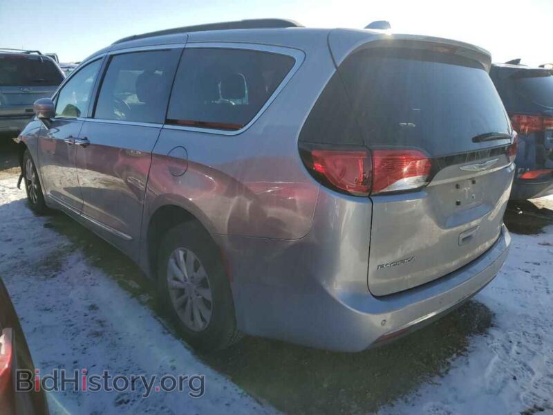 2017 Chrysler PACIFICA (VIN 2C4RC1BG0HR745329) — photo 2 of 13