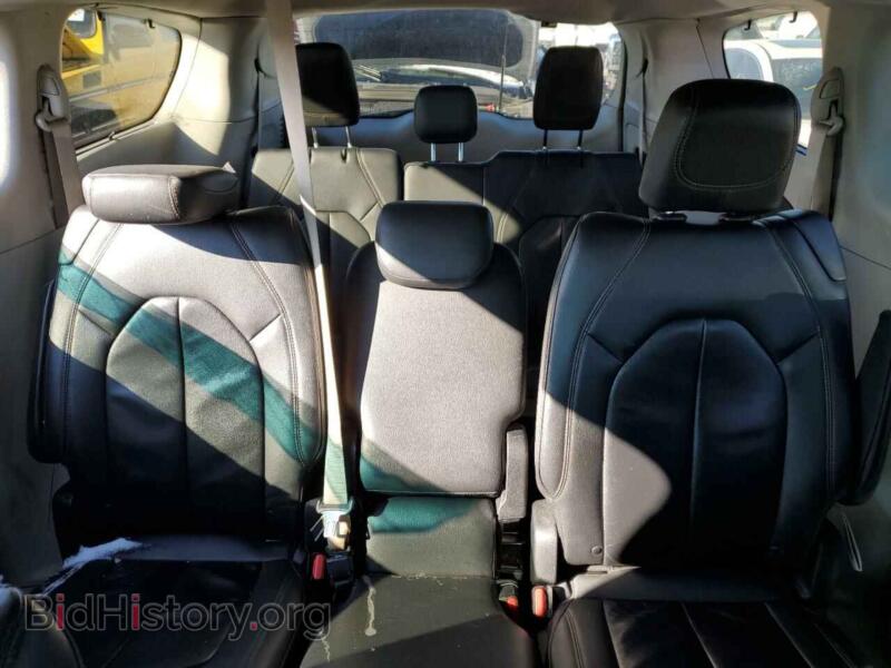 2017 Chrysler PACIFICA (VIN 2C4RC1BG0HR745329) — photo 10 of 13