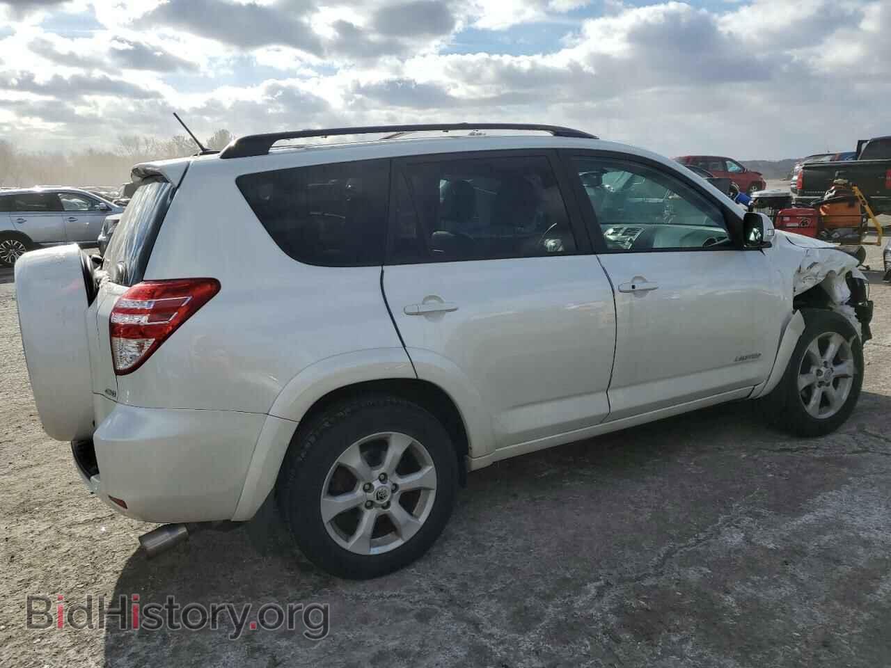 2011 TOYOTA RAV4 - VIN: 2T3DF4DV3BW151815 - Фото 3