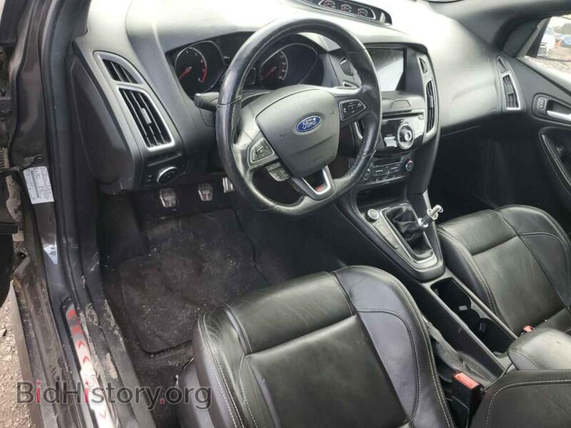 2017 Ford FOCUS (VIN 1FADP3L96HL320450) — photo 8 of 13