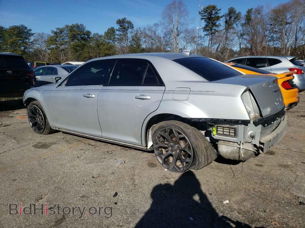 2019 CHRYSLER 300 - VIN: 2C3CCAAG8KH758709 - Фото 2