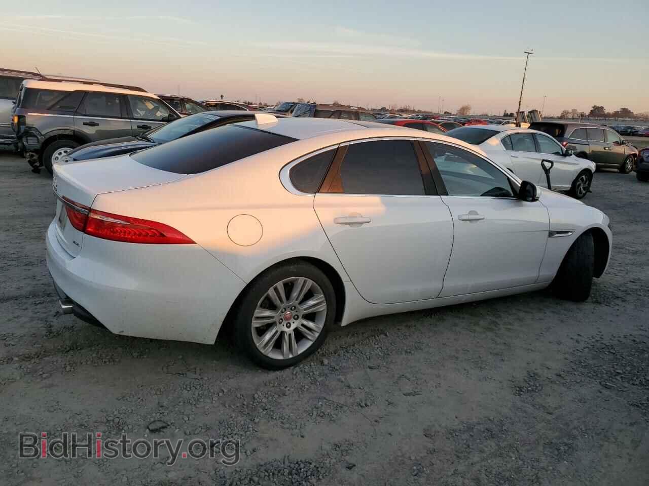 2017 JAGUAR XF - VIN: SAJBD4BV2HCY32514 - Фото 3