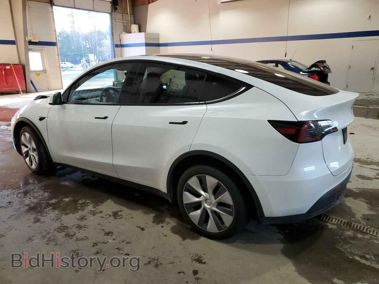 2024 TESLA MODEL Y - VIN: 7SAYGDEE3RA232469 - Photo 2