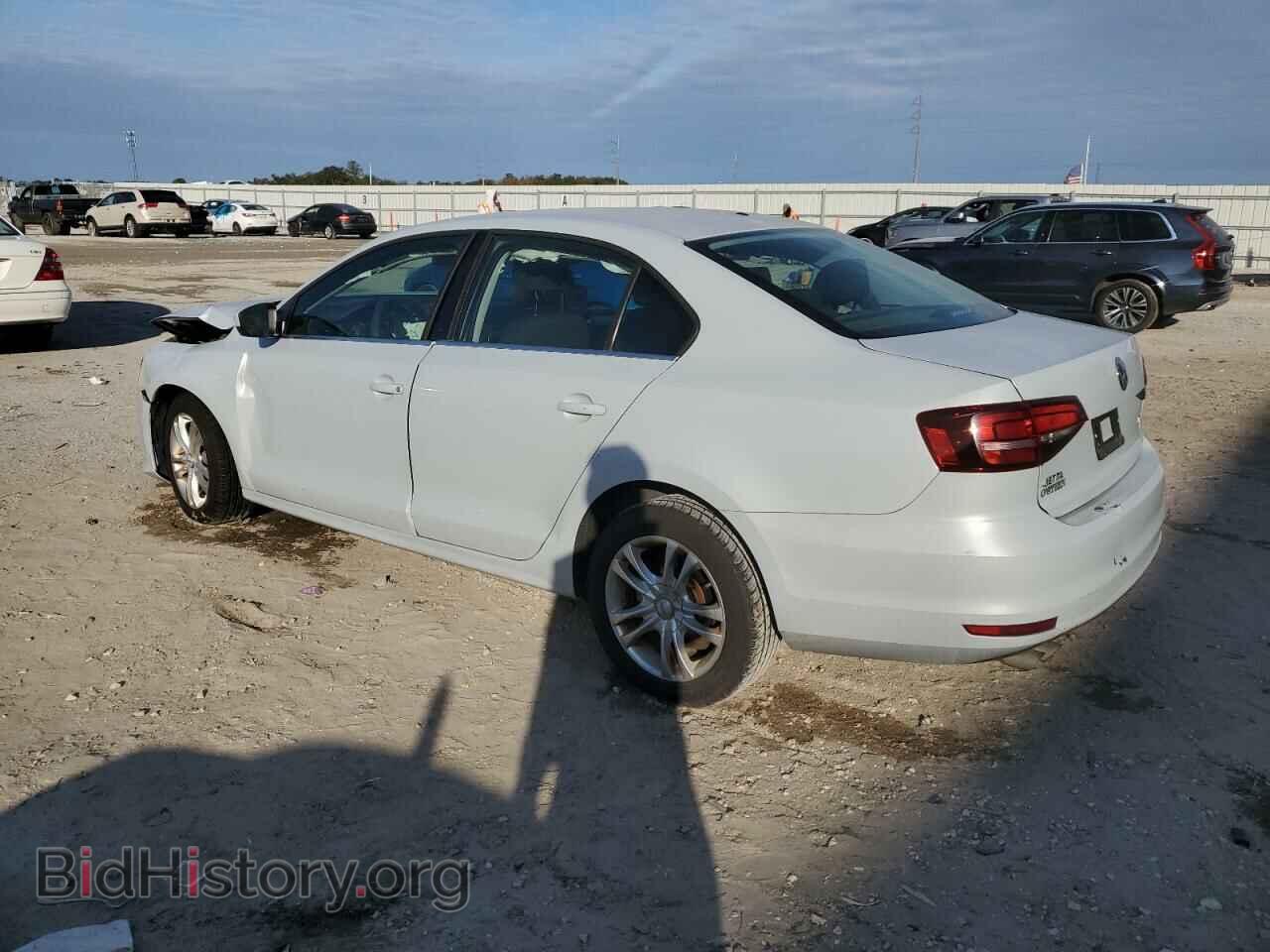 2017 VOLKSWAGEN JETTA - VIN: 3VW2B7AJ2HM376496 - Фото 2