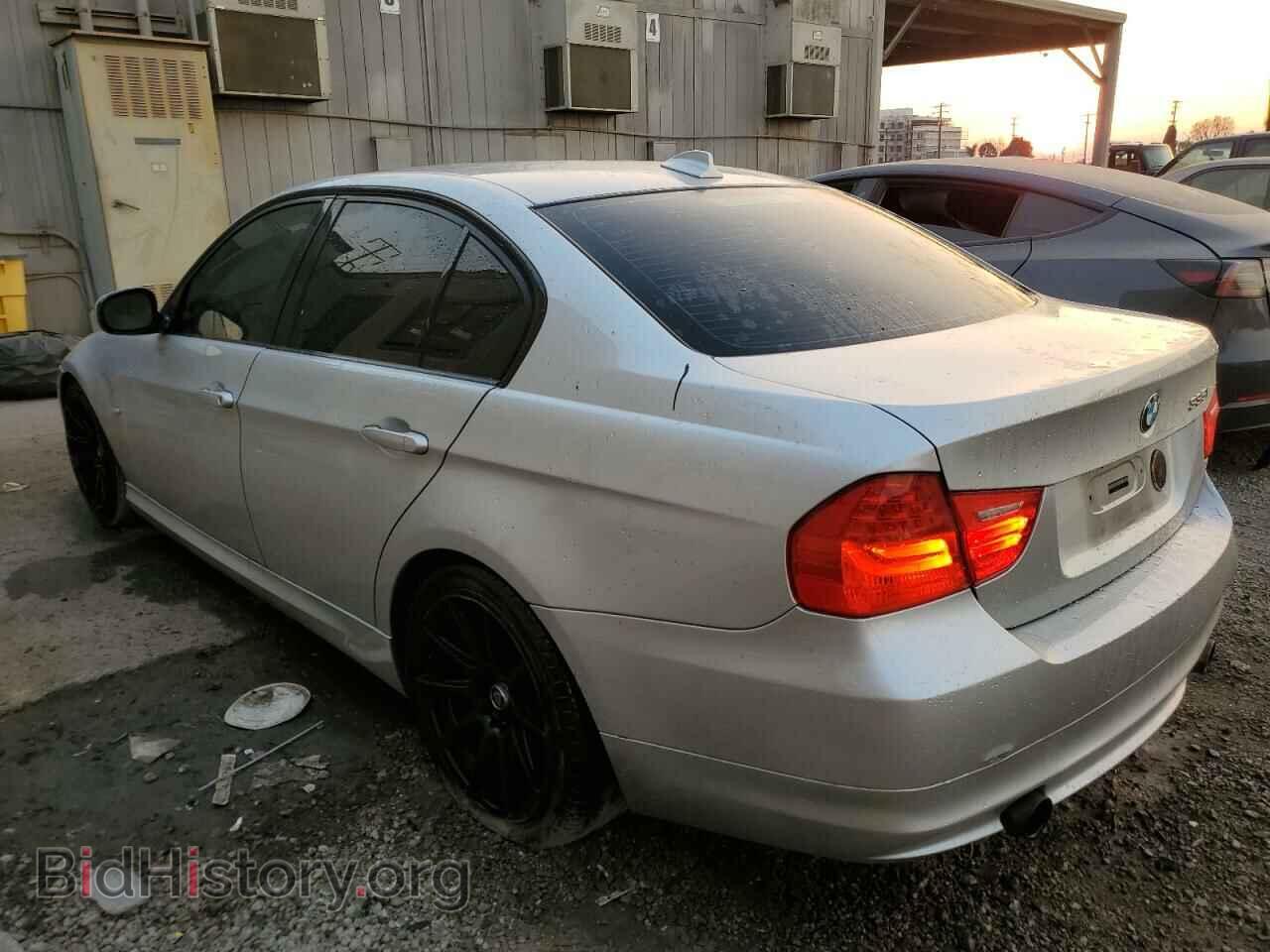 2011 BMW 3 SERIES - VIN: WBAPM5C59BE577118 - Фото 2