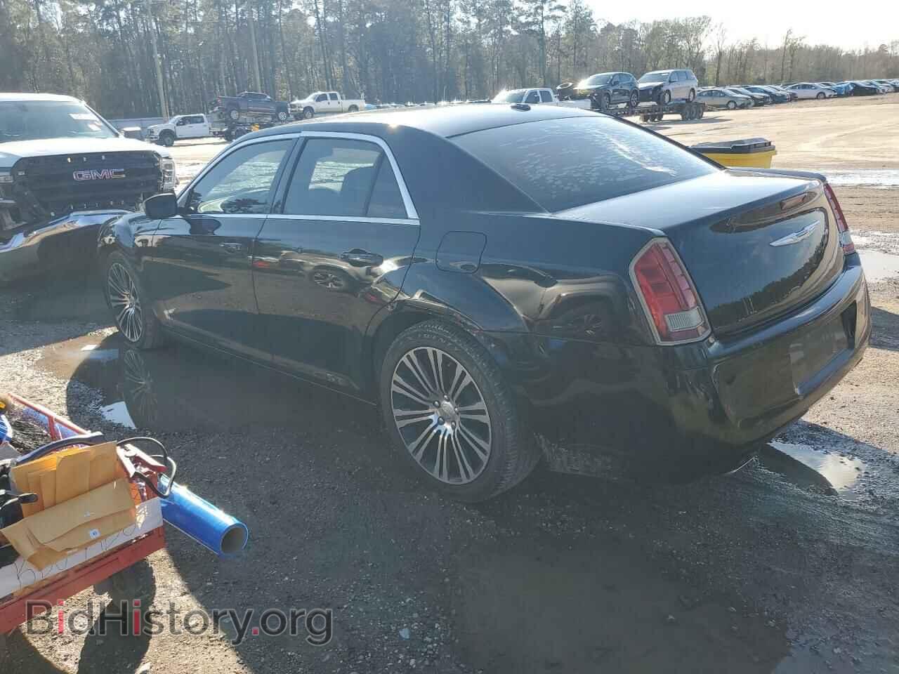2013 CHRYSLER 300 - VIN: 2C3CCABG1DH658887 - Фото 2