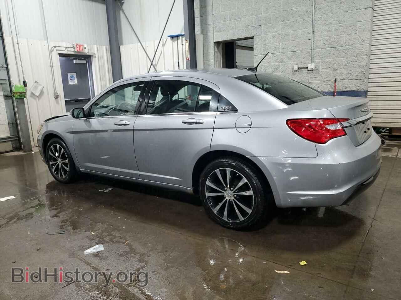 2013 CHRYSLER 200 - VIN: 1C3CCBCG5DN546704 - Фото 2
