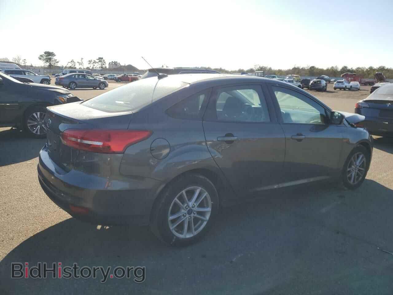 2017 FORD FOCUS - VIN: 1FADP3F2XHL315430 - Фото 3