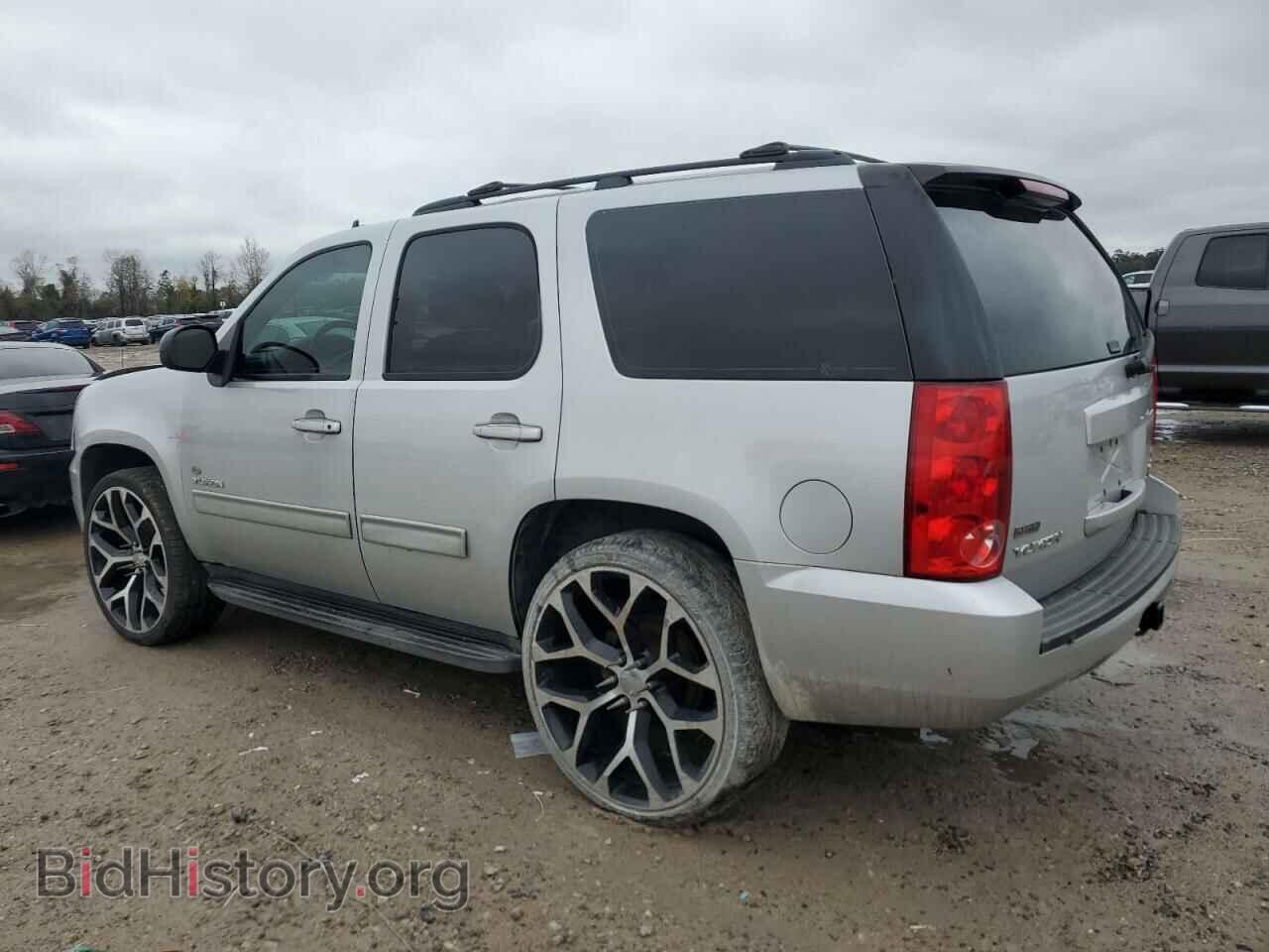 2011 GMC YUKON - VIN: 1GKS1AE06BR111692 - Фото 2