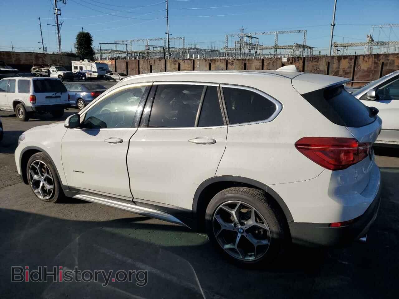2018 BMW X1 - VIN: WBXHU7C3XJ5H45094 - Фото 2