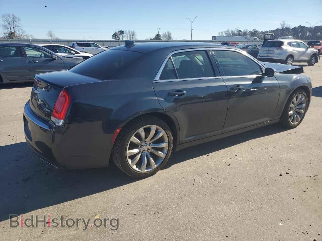 2019 CHRYSLER 300 - VIN: 2C3CCAAG5KH667610 - Photo 3