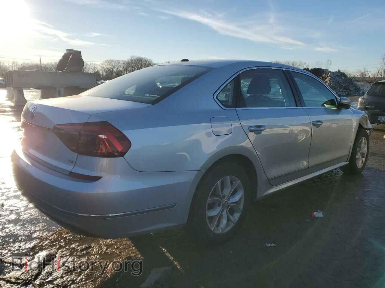 2017 VOLKSWAGEN PASSAT - VIN: 1VWAT7A37HC054237 - Фото 3